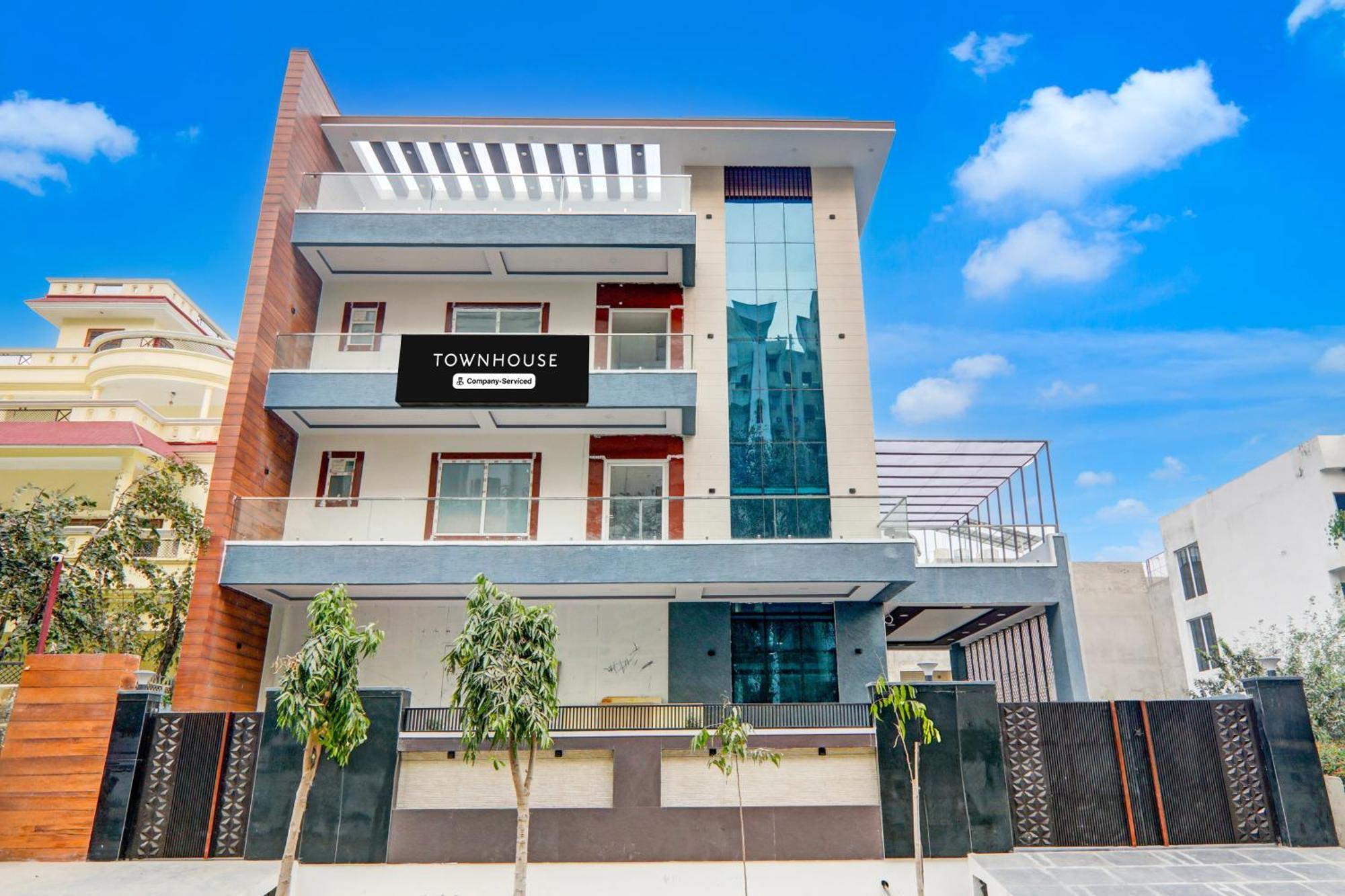 Super Townhouse Sector 4 Gomti Nagar Vistar *